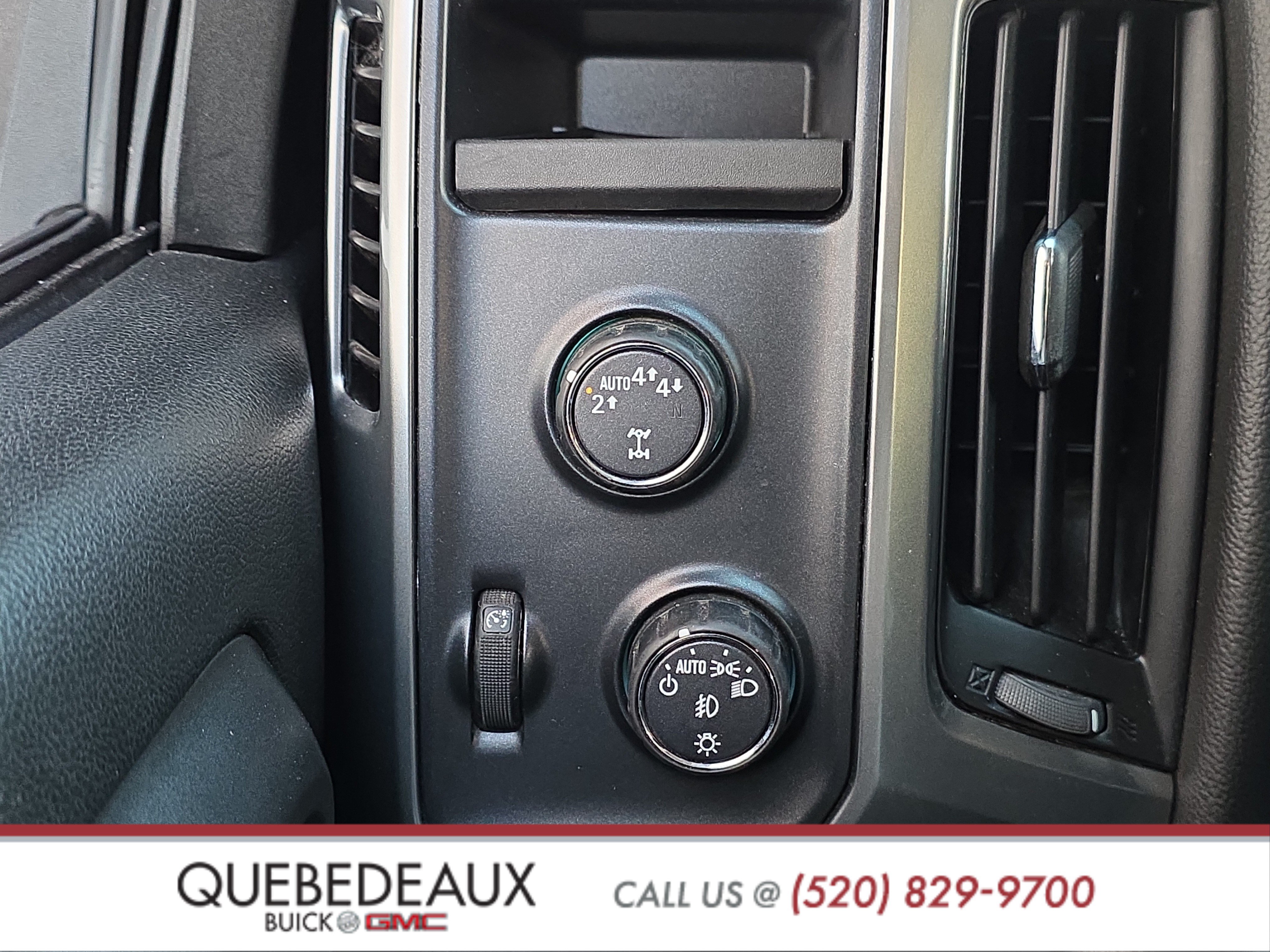 Used 2018 Chevrolet Silverado 1500 LT w/ LT Convenience Package AWD/4WD image 18