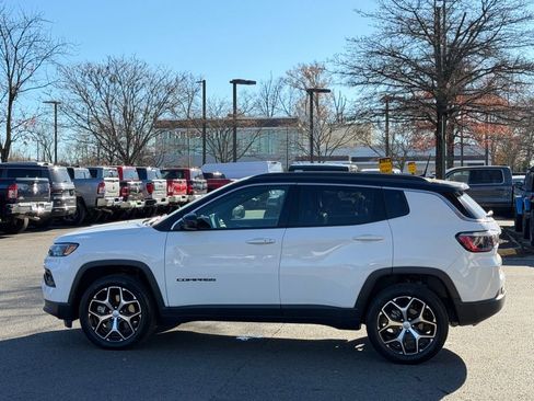 Certified 2024 Jeep Compass Limited image 10