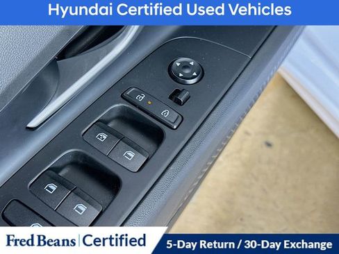Certified 2024 Hyundai Elantra Limited FWD image 11