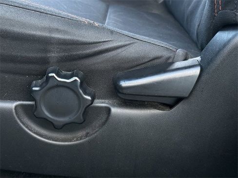 Used 2016 Toyota Tacoma TRD Off-Road image 27