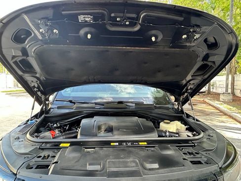 Used 2025 Land Rover Range Rover Sport SE AWD/4WD image 28