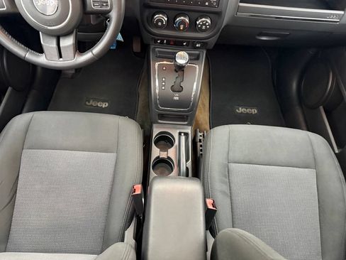 Used 2017 Jeep Patriot Latitude w/ Sun/Sound Group AWD/4WD image 38