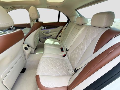 Used 2018 Mercedes-Benz E 300 E 300 image 19