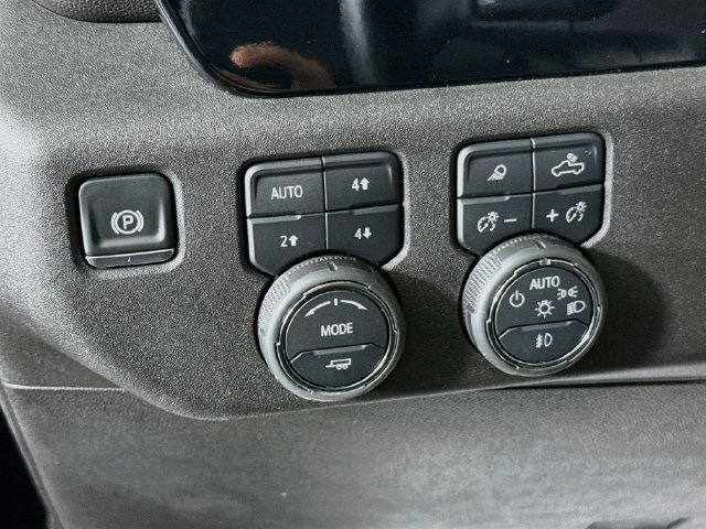 Used 2025 Chevrolet Silverado 1500 RST w/ Convenience Package II AWD/4WD image 10