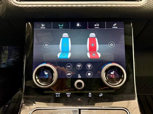 Used 2018 Land Rover Range Rover Velar R-Dynamic SE image 13
