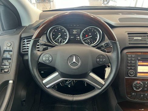 Used 2011 Mercedes-Benz R 350 4MATIC image 25