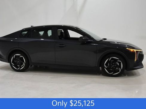New 2026 Kia K4 EX FWD image 3