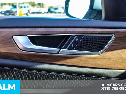 Used 2024 Volkswagen Atlas SE image 42