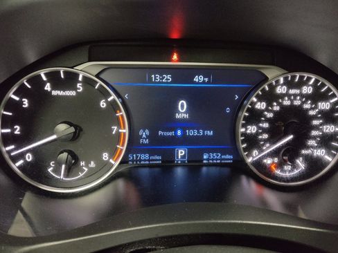 Used 2024 Nissan Altima 2.5 SV image 23