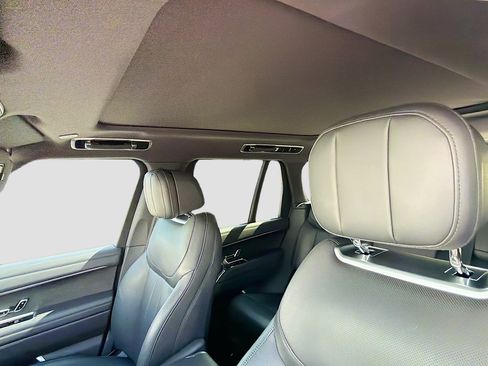Certified 2025 Land Rover Range Rover SE AWD/4WD image 26