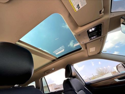 Used 2024 Volkswagen Atlas SE image 15