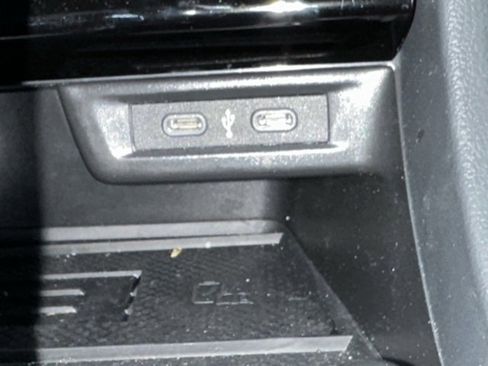 Certified 2025 Volkswagen Jetta SE image 34