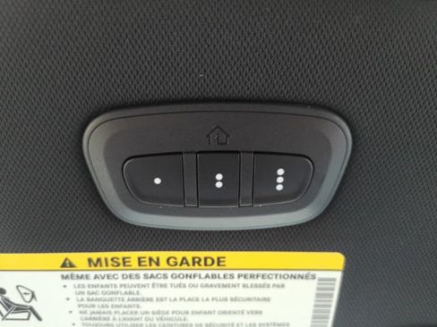 Used 2025 Chrysler Pacifica Select FWD image 55
