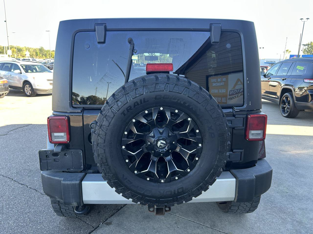 Used 2014 Jeep Wrangler Unlimited Sahara w/ Dual Top Group AWD/4WD image 6