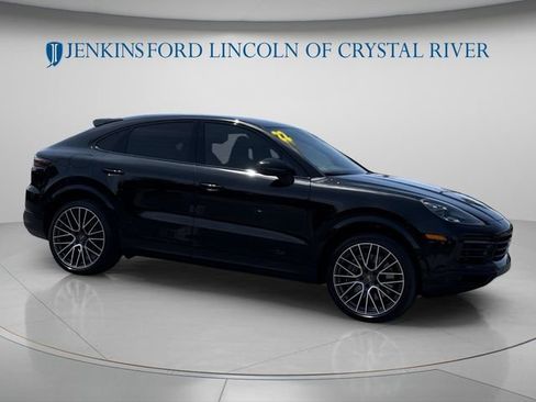 Used 2022 Porsche Cayenne Platinum Edition AWD/4WD image 2