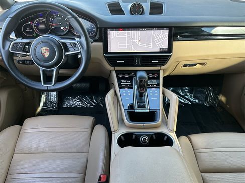 Used 2020 Porsche Cayenne image 13