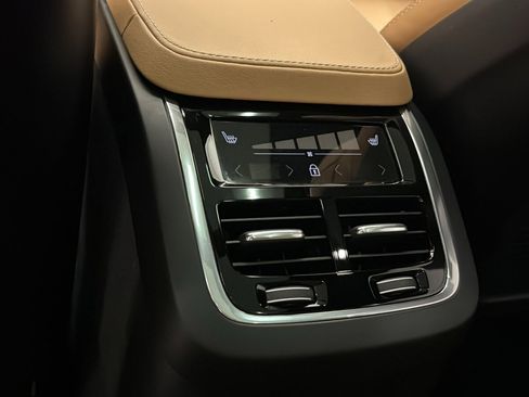 Used 2025 Volvo XC90 T8 Ultra w/ Protection Package Premier image 29