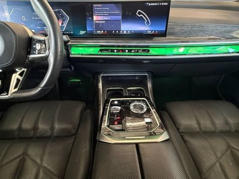 Used 2025 BMW 740i RWD image 3