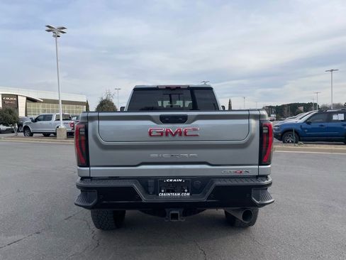Used 2024 GMC Sierra 2500 AT4X image 6