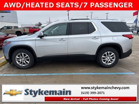Used 2018 Chevrolet Traverse LT image 2