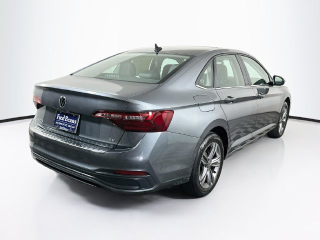Certified 2024 Volkswagen Jetta SE w/ Panoramic Sunroof Package FWD image 8