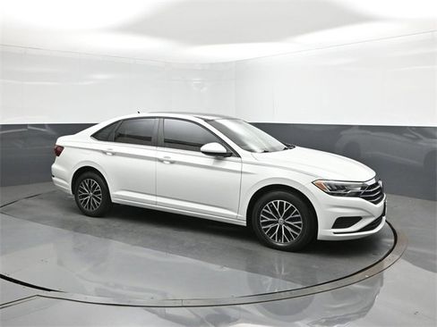 Used 2020 Volkswagen Jetta SE image 17
