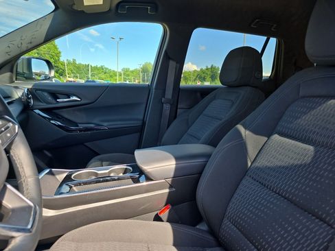 Used 2025 Chevrolet Equinox LT FWD image 21