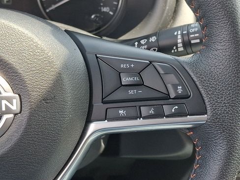 Used 2023 Nissan Kicks SR w/ SR Premium Package FWD image 22