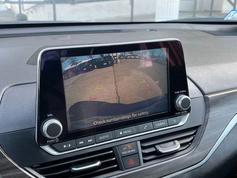 Used 2025 Nissan Altima 2.5 SV image 21