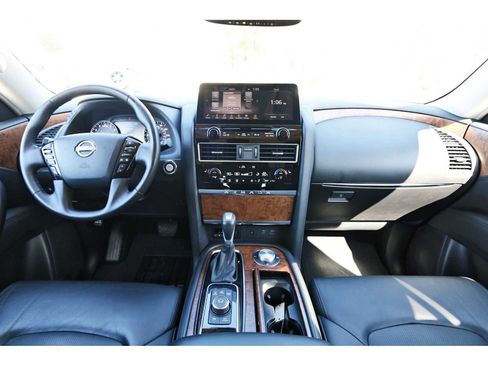 Used 2024 Nissan Armada SL w/ Captain's Chairs Package image 7