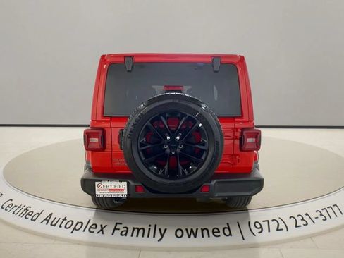 Used 2025 Jeep Wrangler Unlimited Sahara w/ Safety Group AWD/4WD image 4