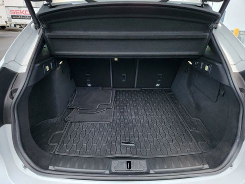 Used 2017 Jaguar F-PACE R-Sport image 23