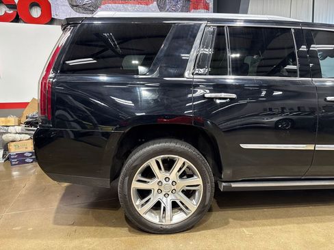 Used 2015 Cadillac Escalade Premium RWD image 29