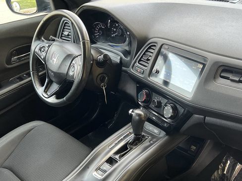 Used 2019 Honda HR-V Sport image 18