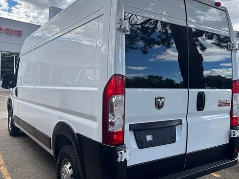 Used 2022 RAM ProMaster 2500 FWD image 2