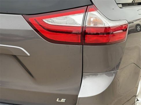 Used 2019 Toyota Sienna LE image 6