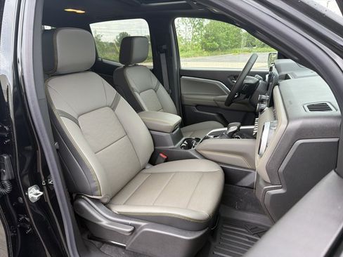 New 2026 Chevrolet Colorado ZR2 w/ Technology Package AWD/4WD image 32
