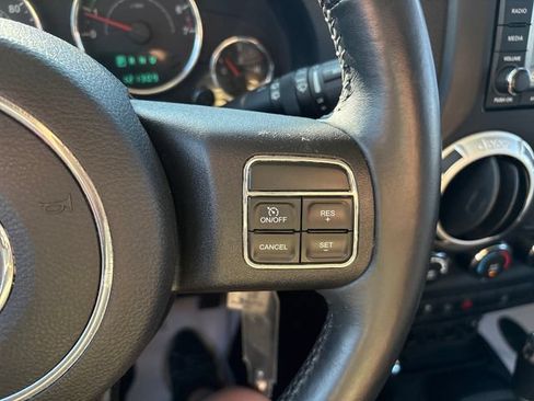 Used 2014 Jeep Wrangler Unlimited Rubicon w/ Connectivity Group AWD/4WD image 12