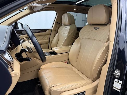 Used 2017 Bentley Bentayga AWD/4WD image 11