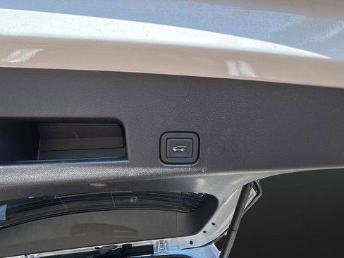 Used 2026 Buick Enclave Preferred AWD/4WD image 23