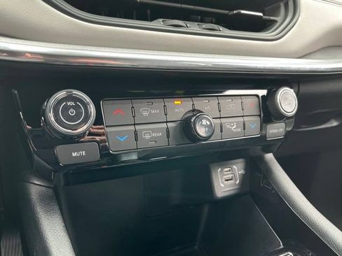 Used 2023 Jeep Compass Limited AWD/4WD image 17