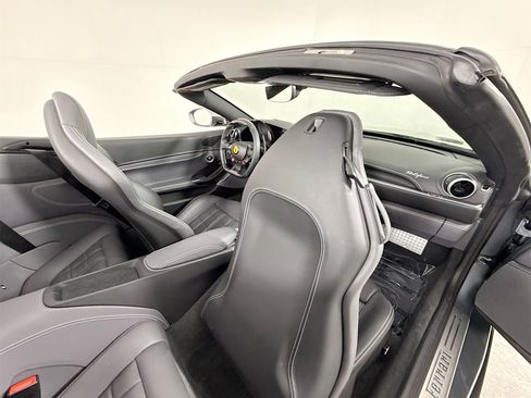 Certified 2020 Ferrari Portofino image 24