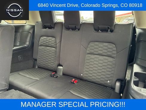 Used 2024 Nissan Pathfinder SV FWD image 13