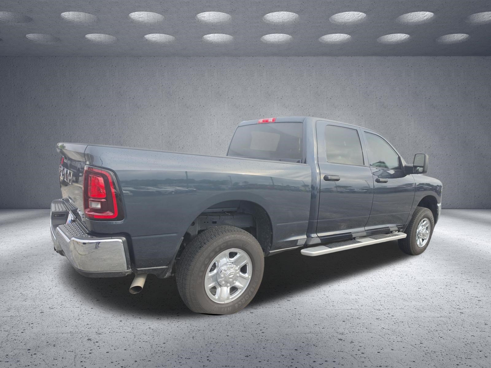 Used 2026 RAM 2500 Tradesman w/ Chrome Appearance Group AWD/4WD image 16