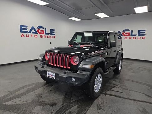 Used 2019 Jeep Wrangler Sport AWD/4WD image 5