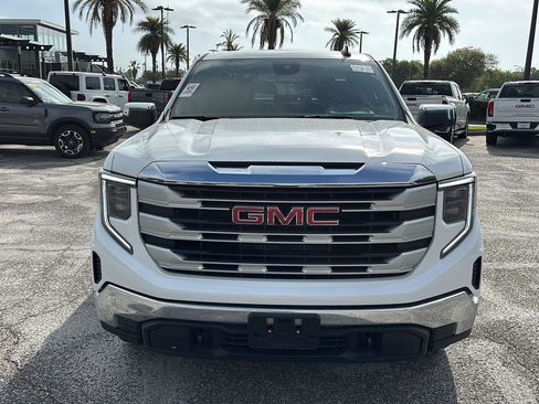 Used 2025 GMC Sierra 1500 SLE image 2
