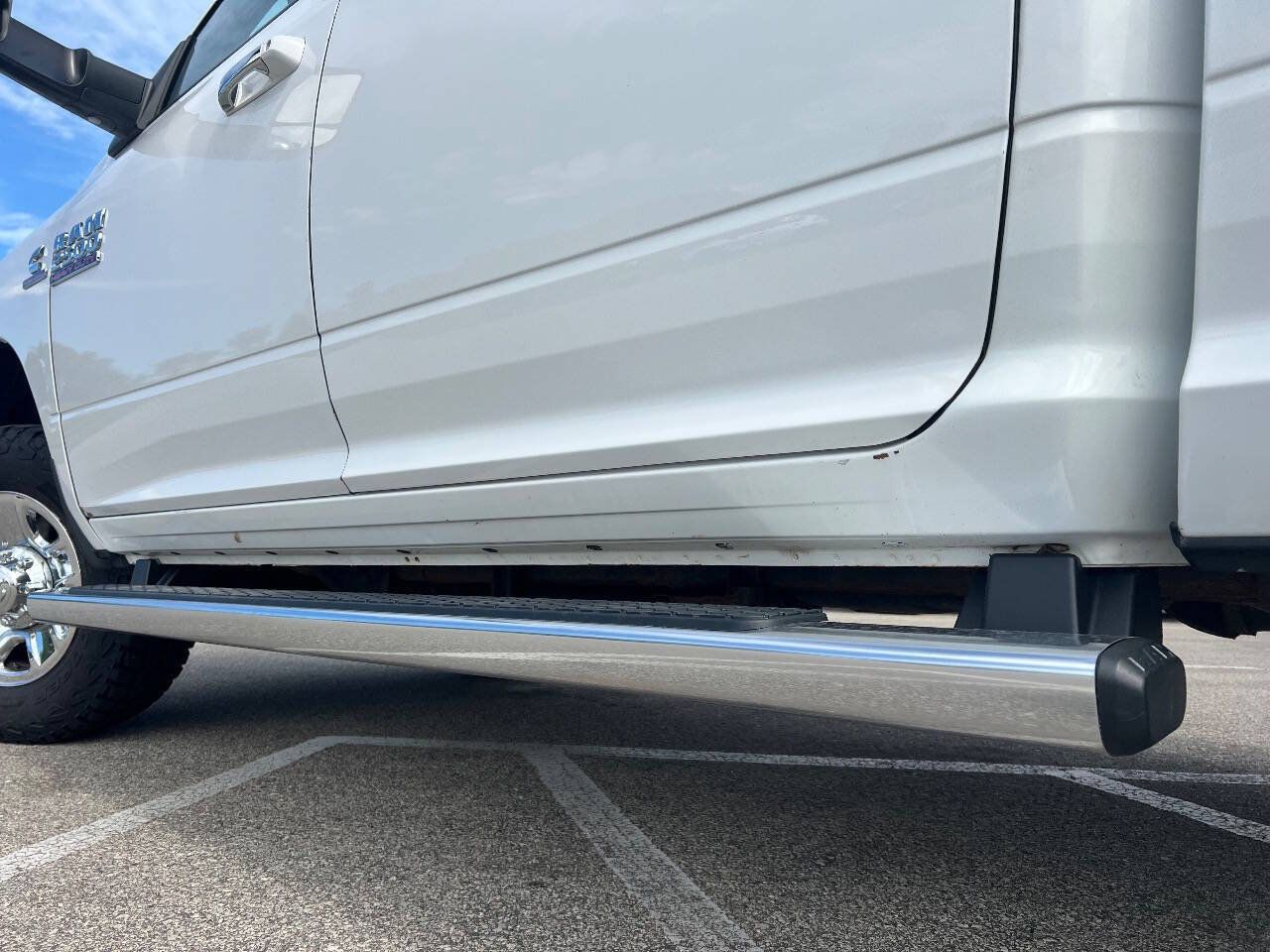 Used 2018 RAM 2500 SLT AWD/4WD image 23