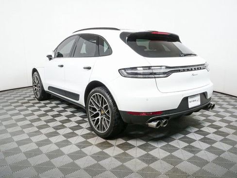 Certified 2019 Porsche Macan image 3