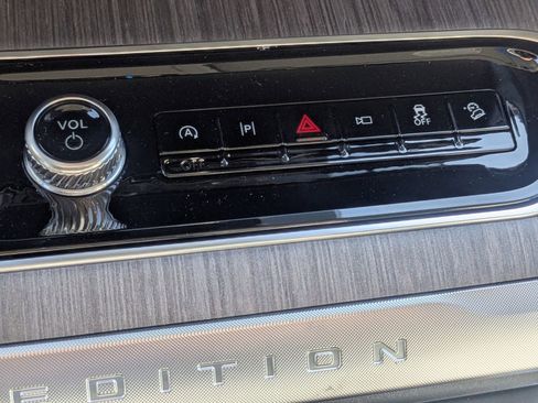 New 2025 Ford Expedition Max Platinum w/ Platinum Ultimate Package image 24