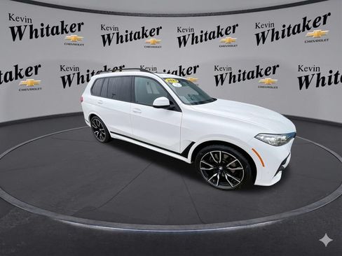 Used 2022 BMW X7 xDrive40i w/ M Sport Package AWD/4WD image 2